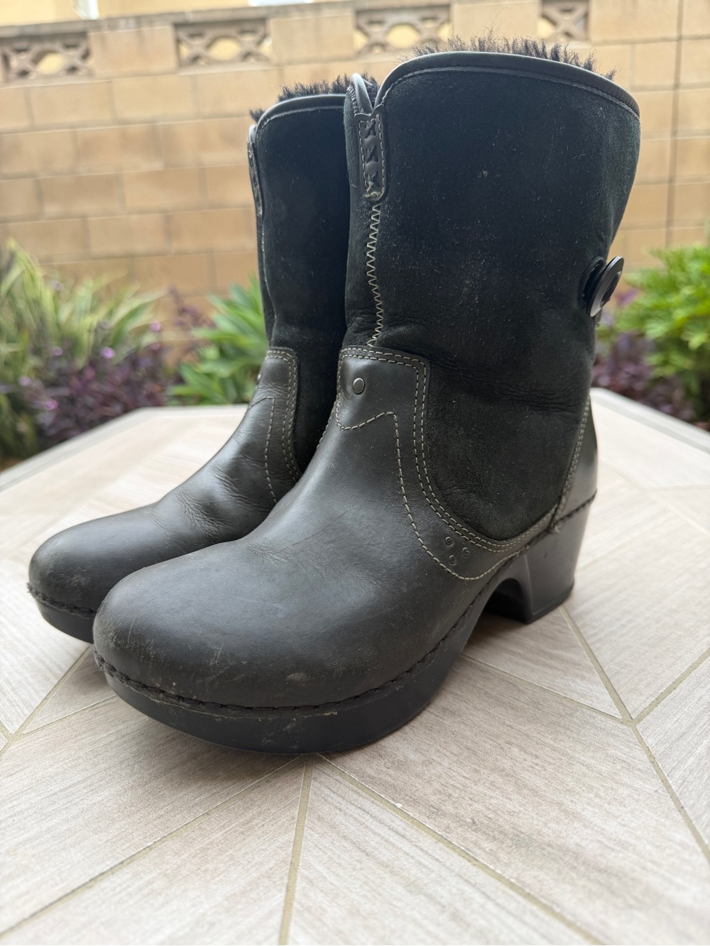Dansko Black Leather Suede Heeled Clog Boot Winter Lined Faux Fur